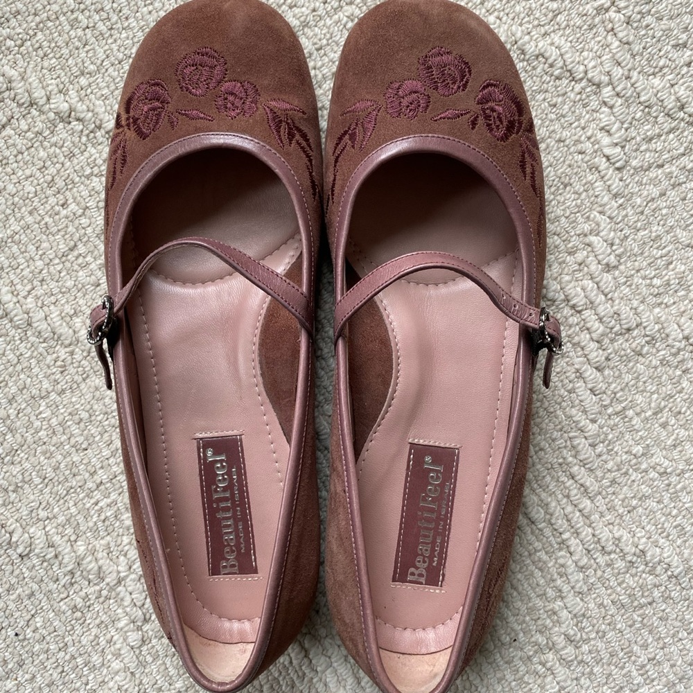 BeautiFeel Embroidered Suede Mary Jane Flats (38)